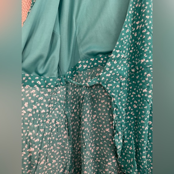 Sadie and sage sundress - Picture 3 of 5